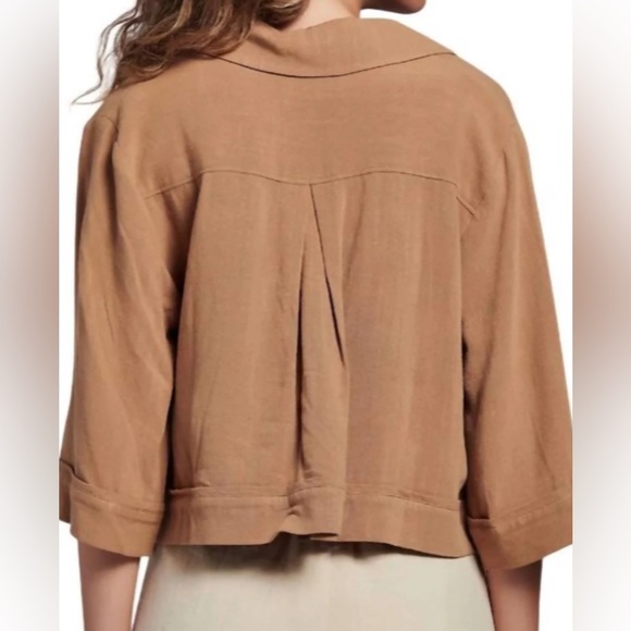 Lost + Wander 3/4 sleeve button up shirt in macaroon, size 2X, V-neck - Picture 2 of 6